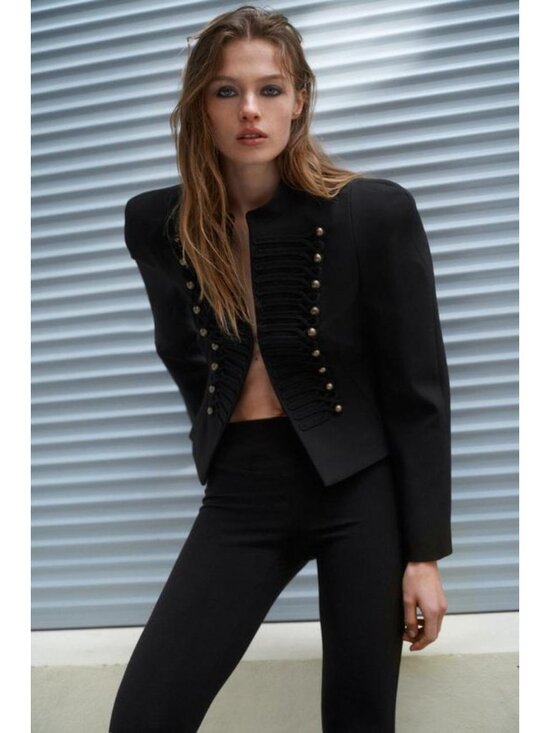 Zara Jackets & Blazers - ZARA FITTED BLAZER WITH SHOULDER PADS